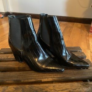 Qupid Alligator Black Booties. Has some wear on the boots. Size 8.5
